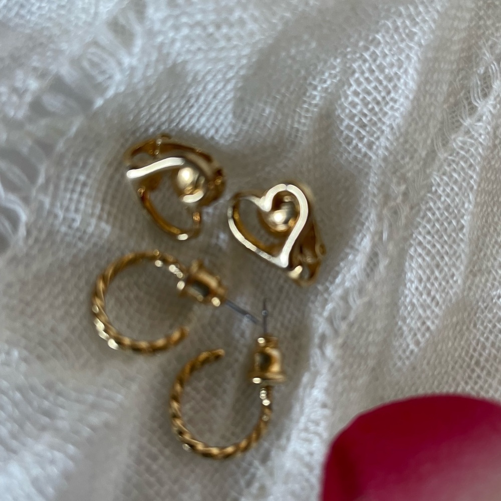 3 Pairs - Black teardrop dangling, Gold tone heart clip on, J-shape back post